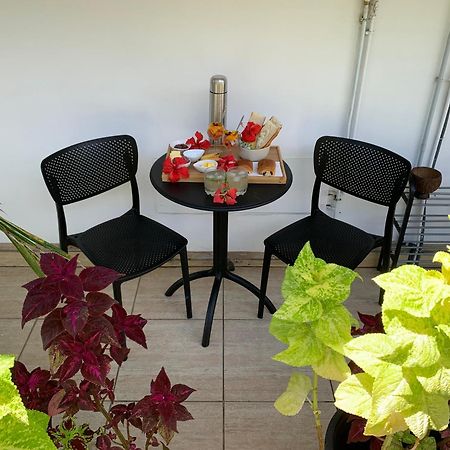 A Tomo Mai Homestay, Close To Airport, Private Bathroom Free Parking And Wifi With High Connection And Breakfast Optional Faaa Ngoại thất bức ảnh