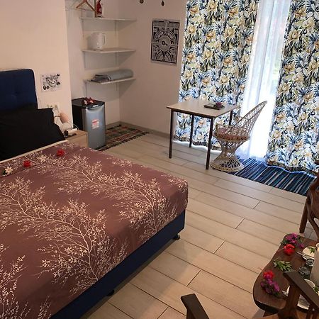 A Tomo Mai Homestay, Close To Airport, Private Bathroom Free Parking And Wifi With High Connection And Breakfast Optional Faaa Ngoại thất bức ảnh