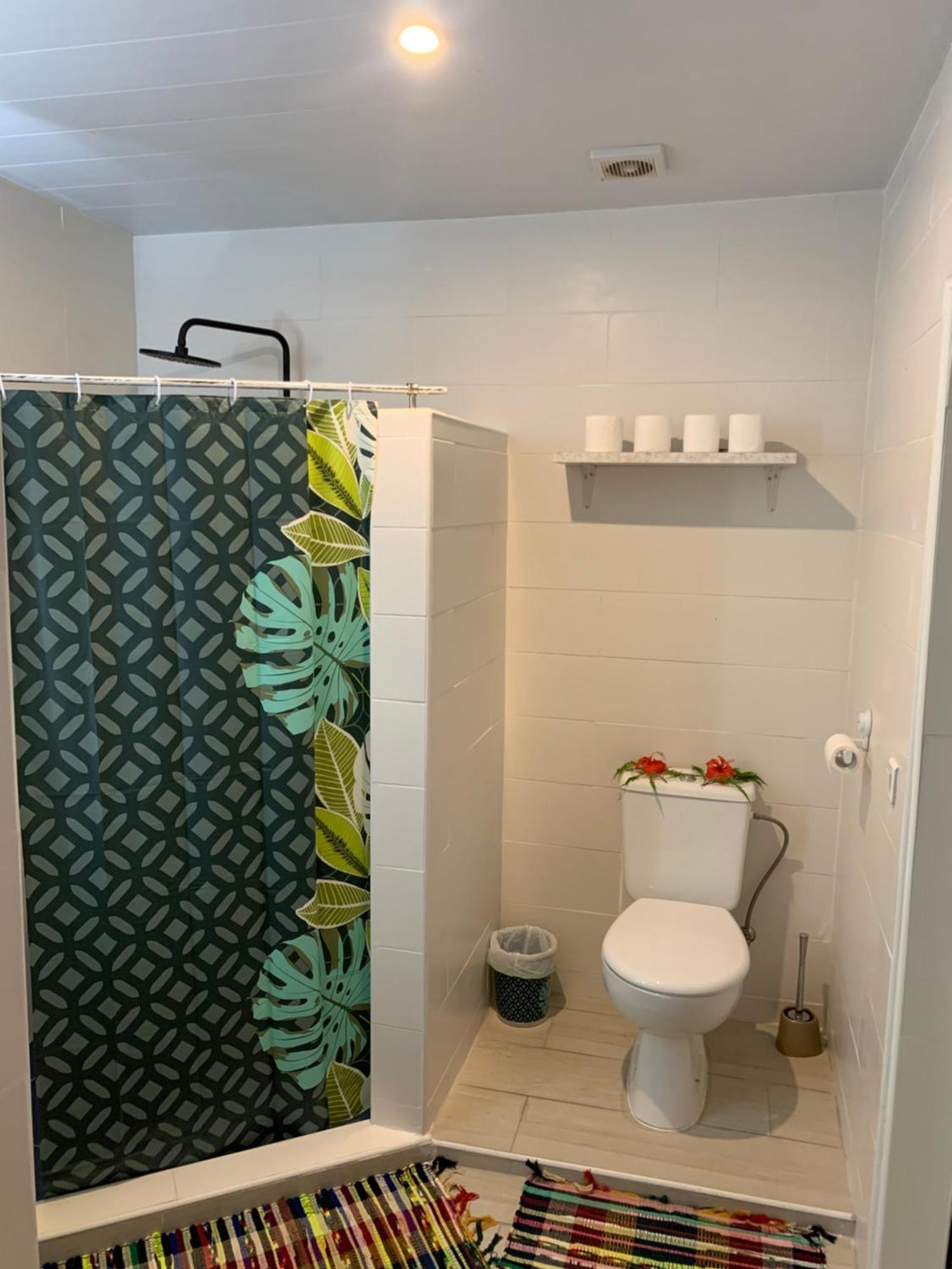 A Tomo Mai Homestay, Close To Airport, Private Bathroom Free Parking And Wifi With High Connection And Breakfast Optional Faaa Ngoại thất bức ảnh