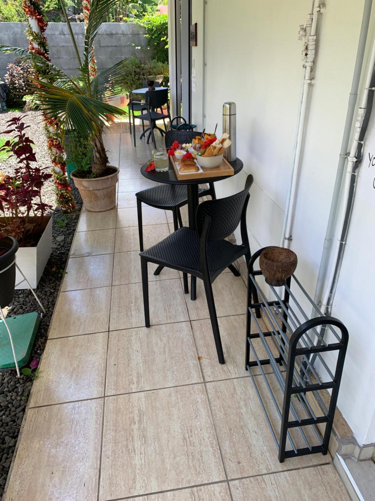 A Tomo Mai Homestay, Close To Airport, Private Bathroom Free Parking And Wifi With High Connection And Breakfast Optional Faaa Ngoại thất bức ảnh