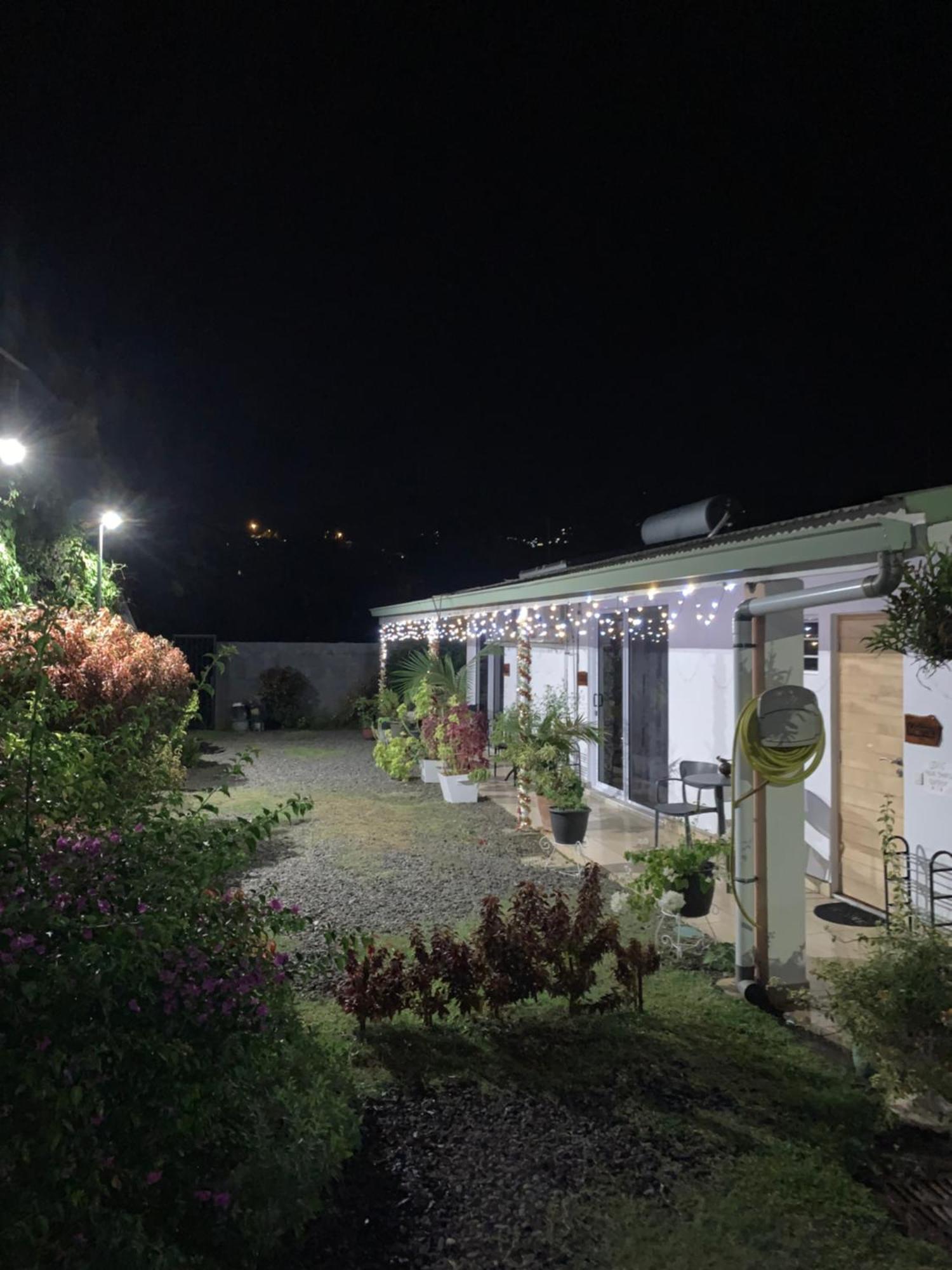 A Tomo Mai Homestay, Close To Airport, Private Bathroom Free Parking And Wifi With High Connection And Breakfast Optional Faaa Ngoại thất bức ảnh